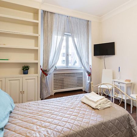 B&B Frida Suite Home Trani Bagian luar foto