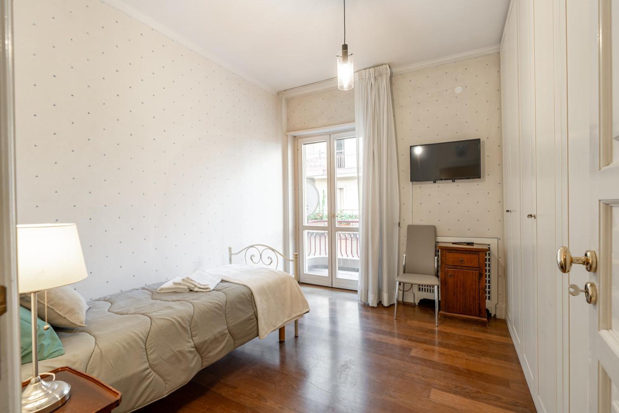 B&B Frida Suite Home Trani Bagian luar foto