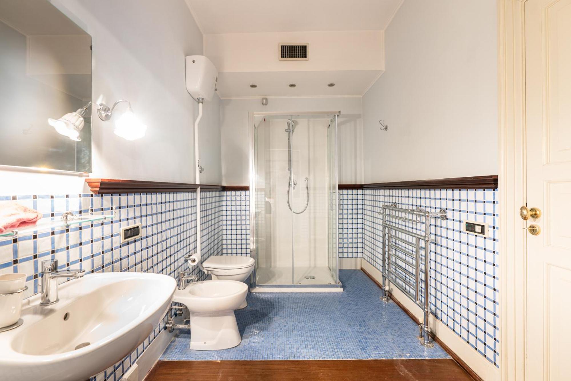 B&B Frida Suite Home Trani Bagian luar foto
