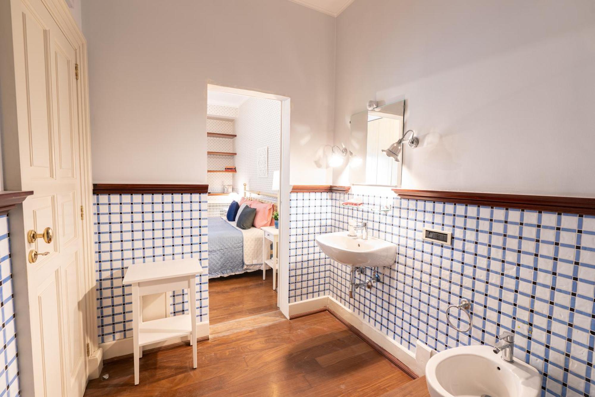 B&B Frida Suite Home Trani Bagian luar foto