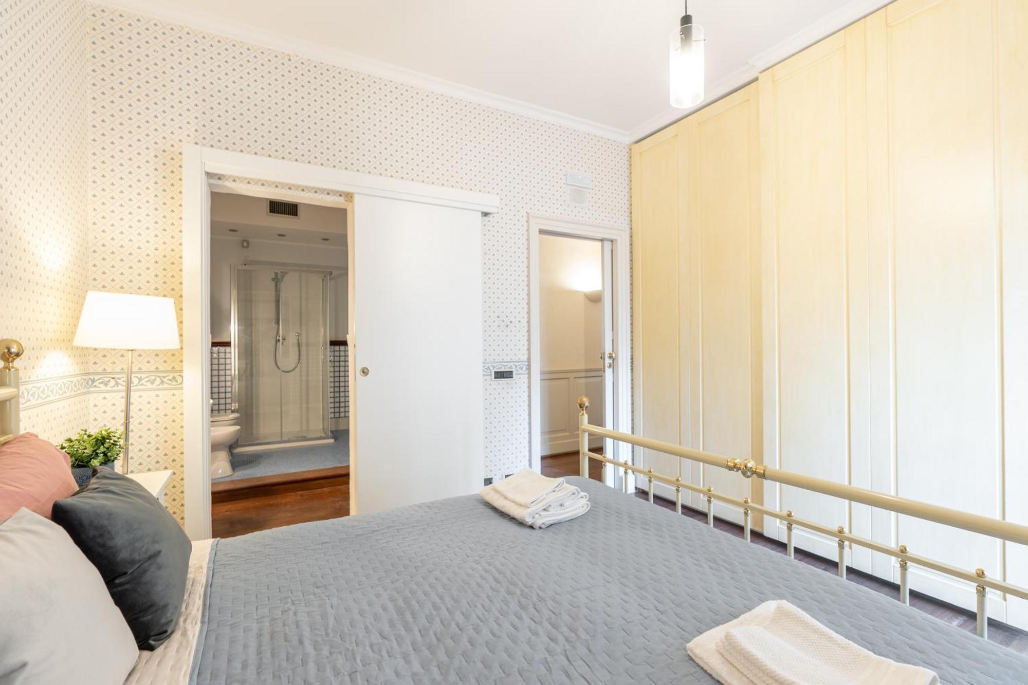 B&B Frida Suite Home Trani Bagian luar foto